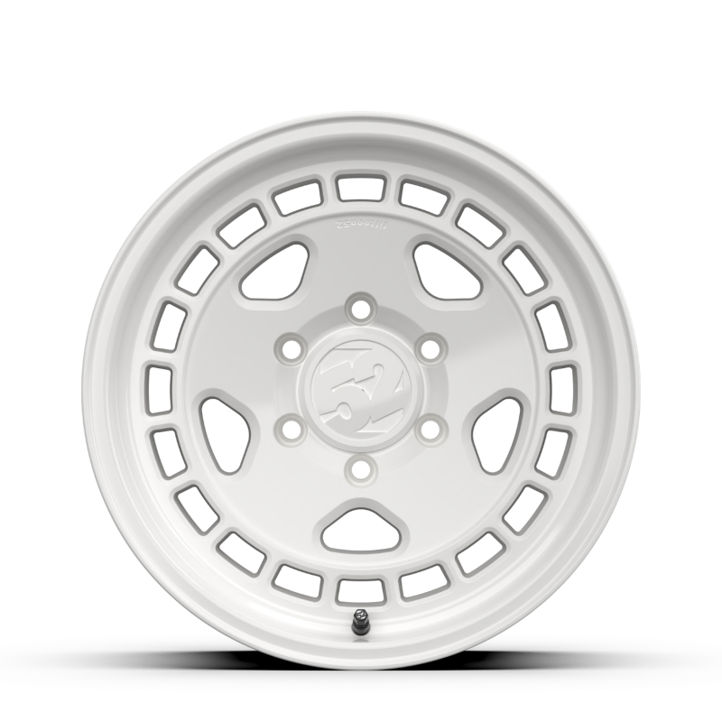fifteen52 Turbomac HD Classic 17x8.5 / 5x127 BP / 0 ET / 71.5mm CB / 4.75in BS / Classic White Wheel