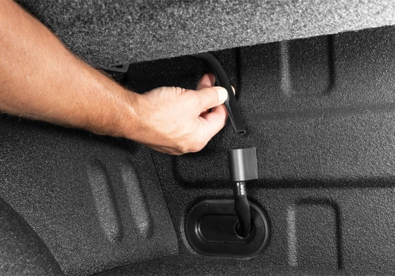 Retrax 17-26 Ford F-250/350 Super Duty Short Bed 6ft8in. RetraxPRO EZ-Off FRC-4000